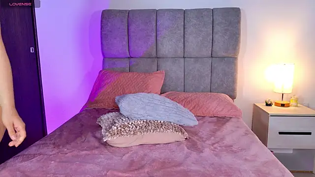 melanie_hills webcam