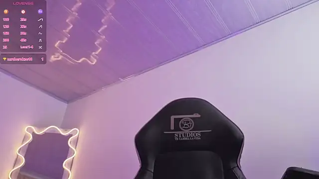 ZURY_TAY webcam