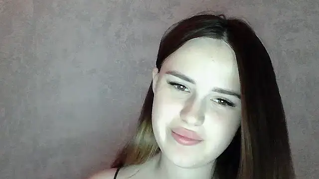 SweetLoraa webcam