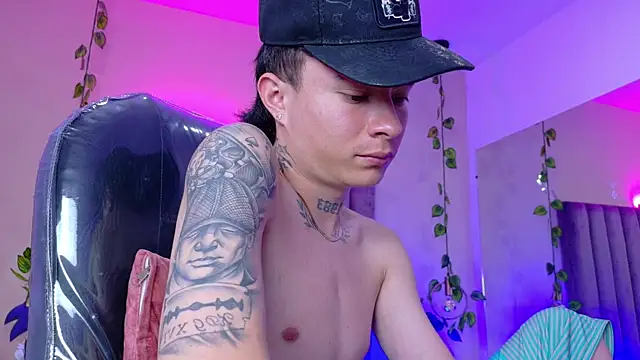 Nascary_Fox webcam