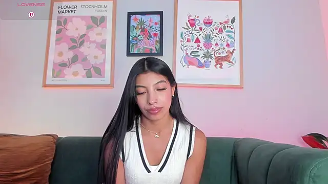 Tiffany_Low webcam