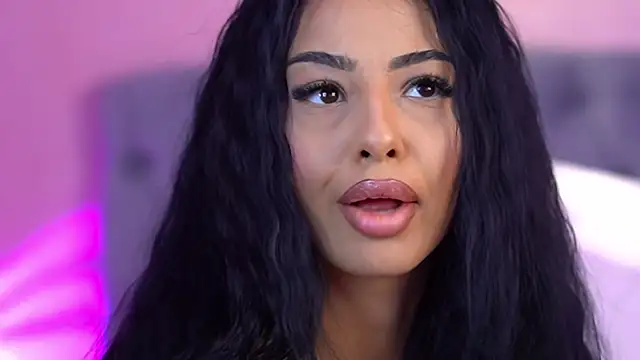 ErinAzzaro webcam