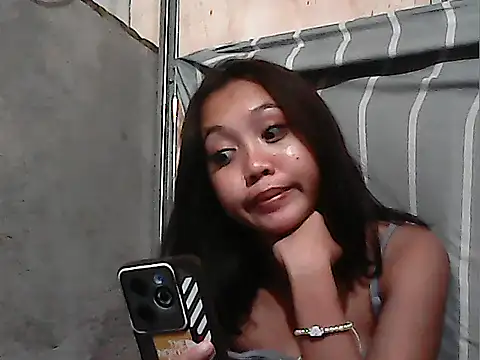 Yours_AsianPinayGirl18 webcam
