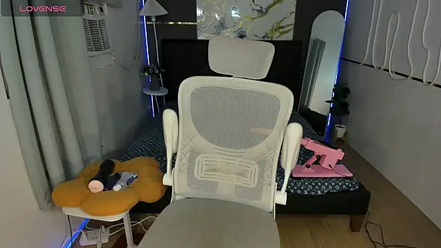 Alexa_therealhorsecock webcam