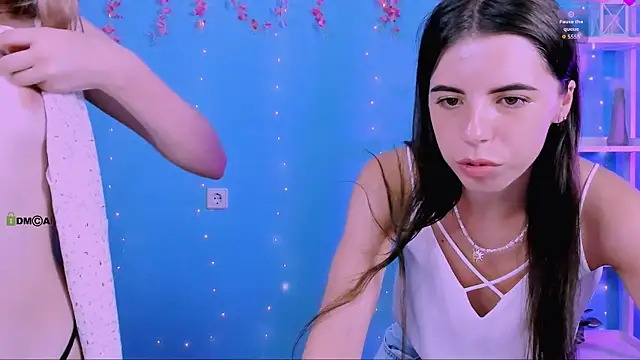 bella_sky11 webcam