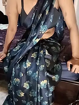 Yasika01 live cam on StripChat