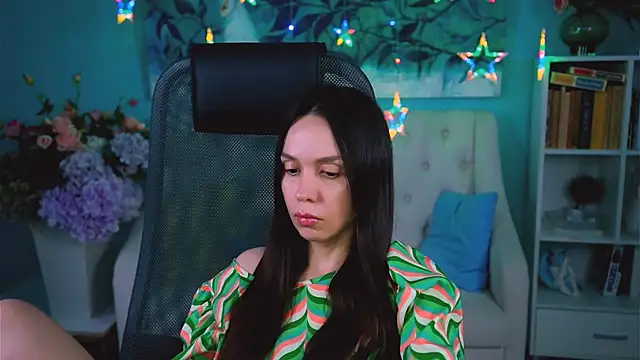 OliviaWeles webcam