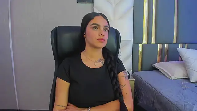 ChloeHarper_ webcam