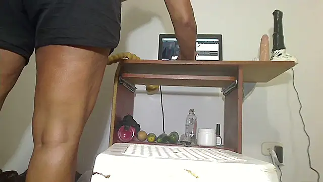SensualGata13 webcam