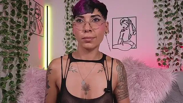 MiaMorgan_ webcam