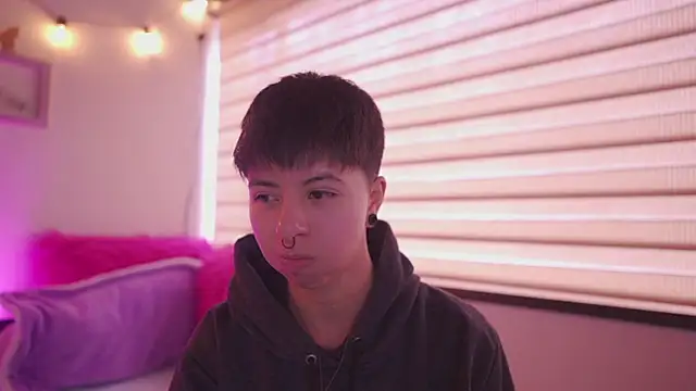 tommy_blue webcam