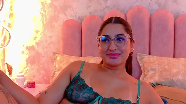 JasmineRhodes live cam on StripChat