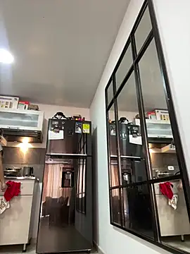Pretty__Milf webcam