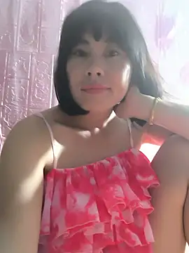juicy-milu live cam on StripChat
