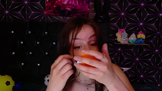 Miis_Beella webcam