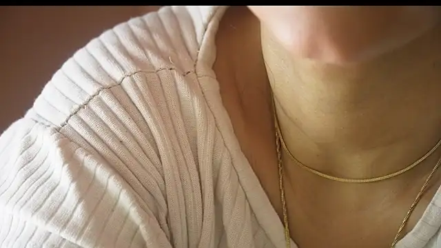 -AyeshaSinghania- webcam