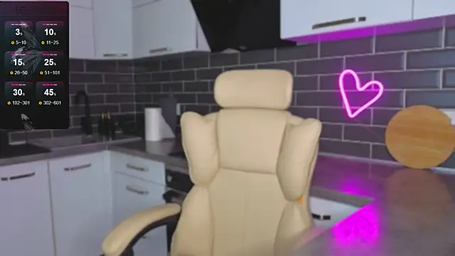 shaiyaminn3 (F young) - SLAP HOT ASS + DOGGY