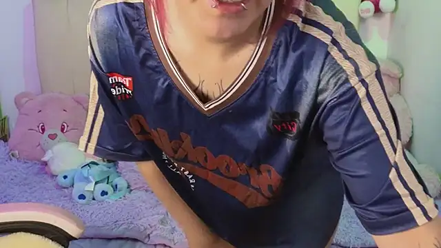 NekoWaifu live cam on StripChat