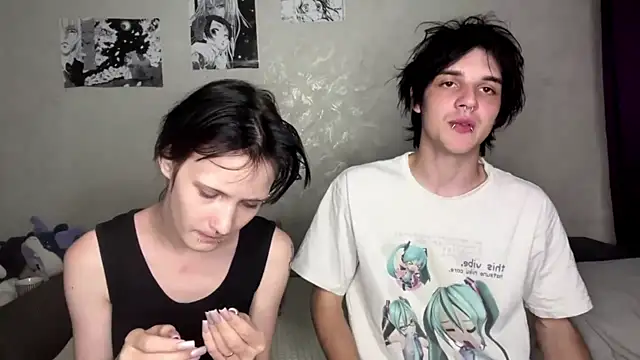 altycouple (Ask my age) - SHOW BOOBS