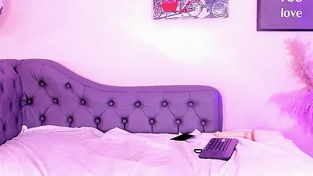 victoriazans (F teen) - DOGGY+SPANKS ASS x8🫦