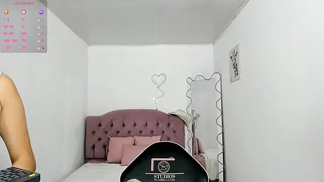 ZAAFIRA_TAY live cam on StripChat