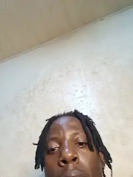 Heavyblackmamba live cam on StripChat