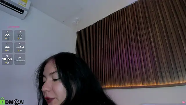 rebecaa_grey (F young) - Show tits