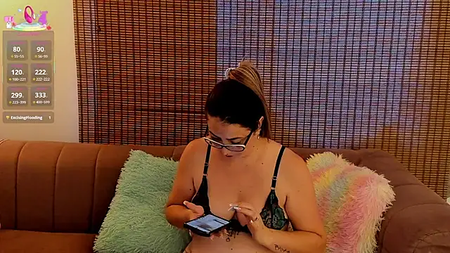 ariana_cross webcam