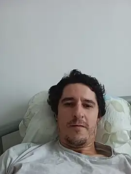 hugecock4u1990 live cam on StripChat