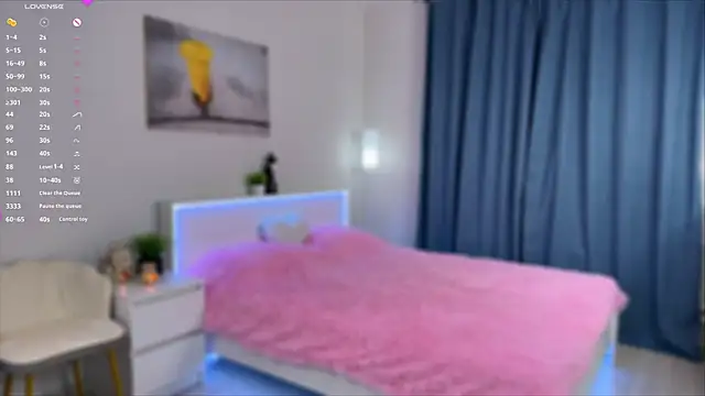 EllieDul webcam