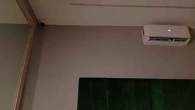 NaughtyHally_ webcam