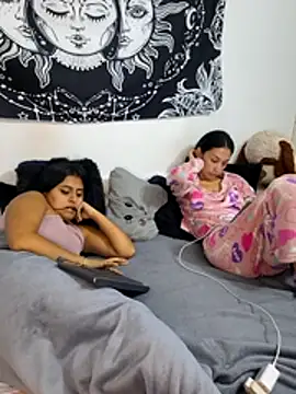 emily_n_abby webcam