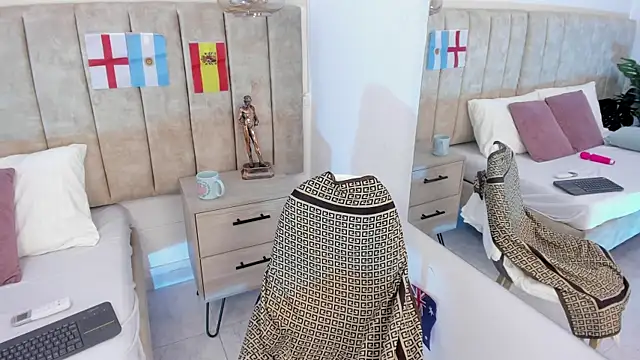 DinahCarter webcam