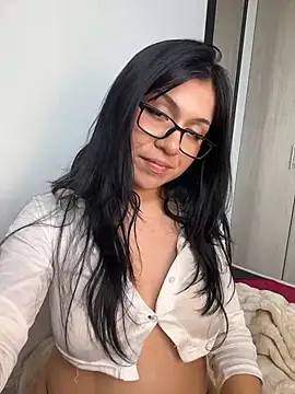 Avril_Star live cam on StripChat