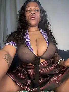 BonnyMolhada live cam on StripChat