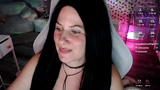 BellaStar84 live cam on StripChat