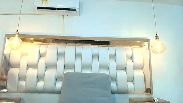 LizzyRaven webcam
