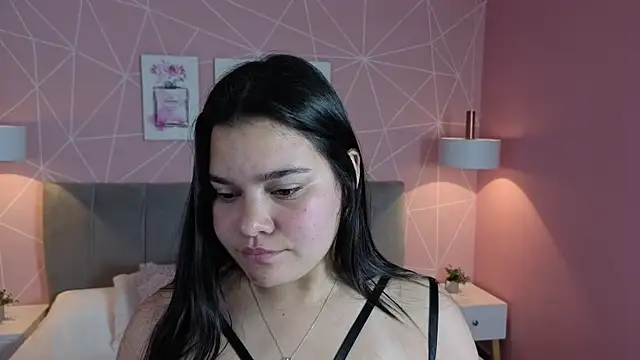 zara__sweet live cam on StripChat