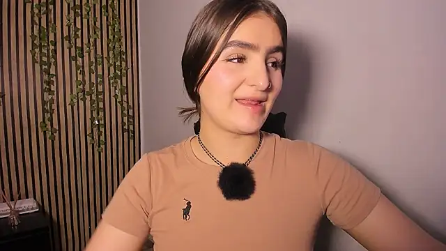 sofia_44 big booty dirty talk cam
