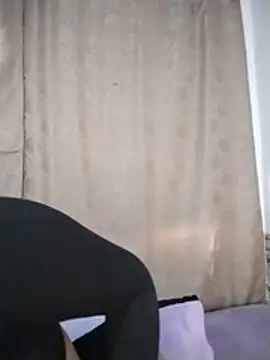 Bicky_24 live cam on StripChat