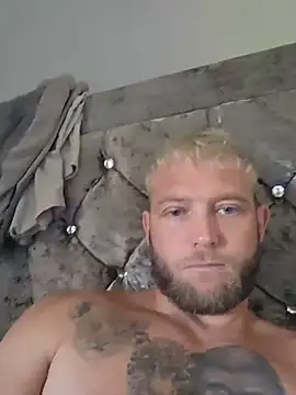 10AlphaPapa01 live cam on StripChat