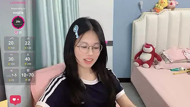 Luna-666 live cam on StripChat
