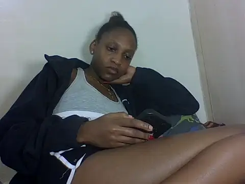 yummyqueenk live cam on StripChat