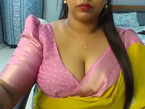 Tamil_hot_Meenu live cam on StripChat