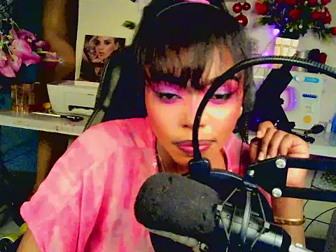 Anaconda2350 live cam on StripChat