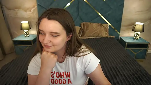 MagicPeachh_ webcam