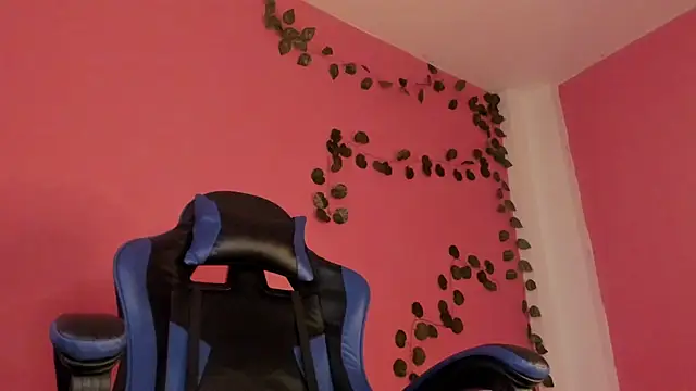 CLAIRE_EMPIRE webcam