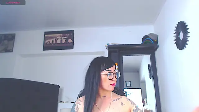 Vicky_hotmilf webcam