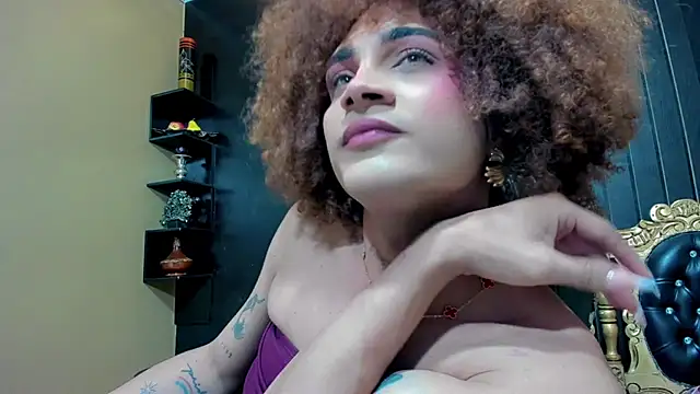 Sharlotte_Jones live cam on StripChat