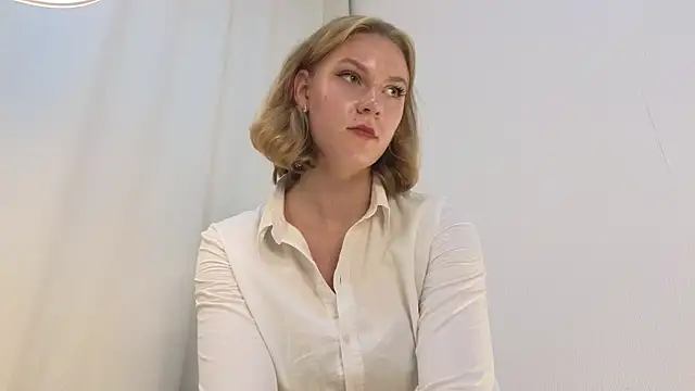 Helga_Muller live cam on StripChat